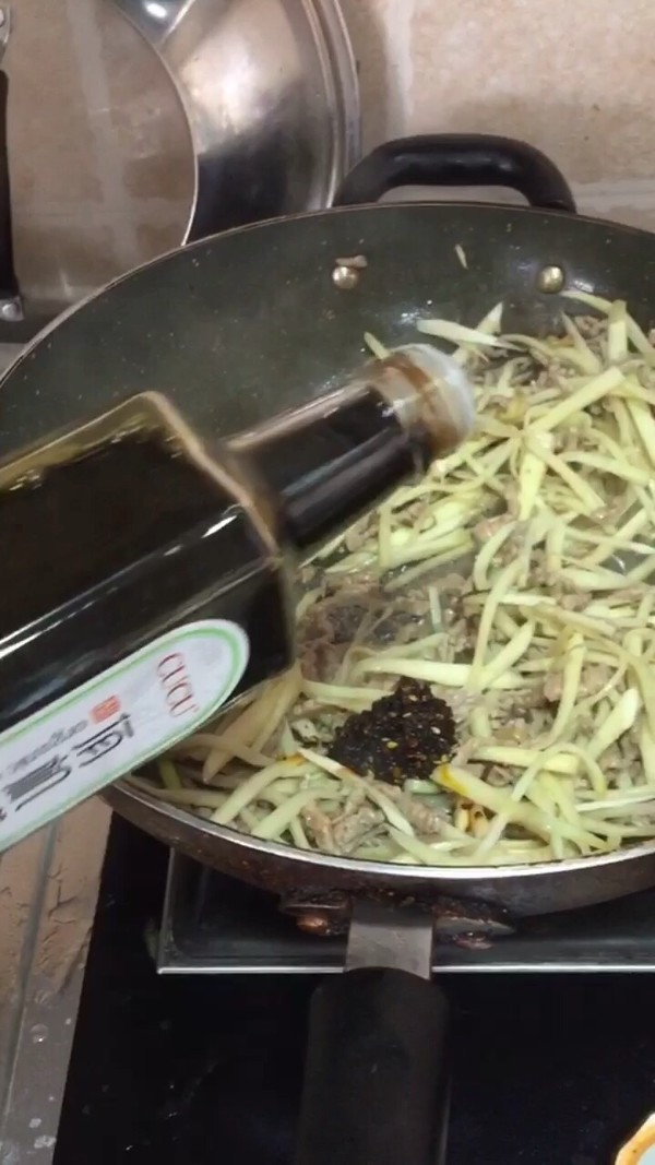 酸辣茭白薯粉的做法-酸辣味煮菜譜