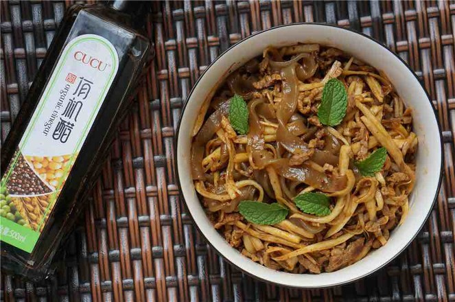 酸辣茭白薯粉的做法-酸辣味煮菜譜