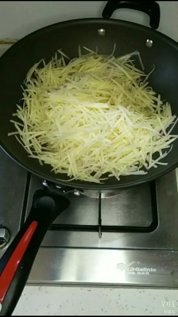 清炒土豆絲的做法-家常味炒菜譜-易網健康養生網 清炒土豆絲的做法-家常味炒菜譜