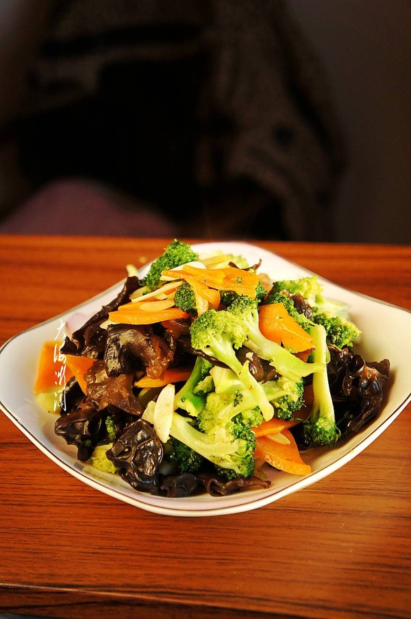 素炒家常菜的做法-家常味炒菜譜-易網健康養生網 素炒家常菜的做法-家常味炒菜譜