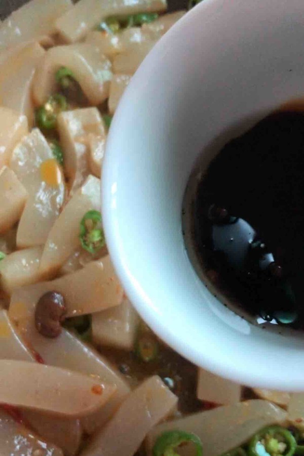 紅燒魔芋的做法-咸鮮味燒菜譜