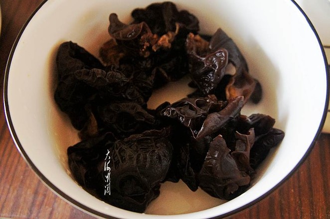 素炒家常菜的做法-家常味炒菜譜-易網<a href=http://www.gyfww.com/ target=_blank class=infotextkey>健康養生</a>網 素炒家常菜的做法-家常味炒菜譜