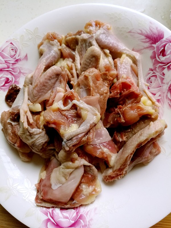 花生米燒鵪鶉的做法-咸鮮味其它工藝菜譜