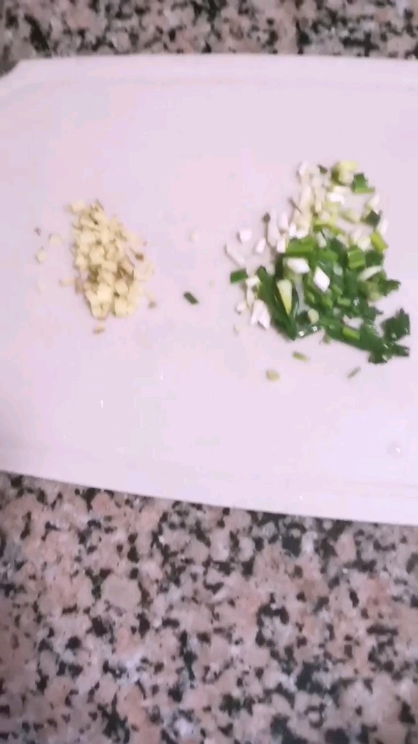 蝦仁爆蛋的做法-家常味炒菜譜-易網健康養生網 蝦仁爆蛋的做法-家常味炒菜譜