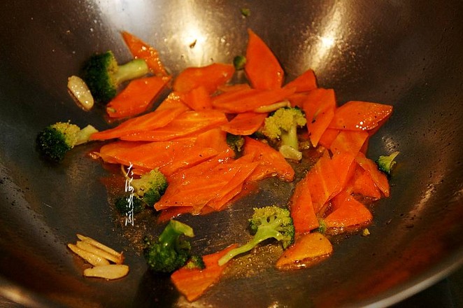 素炒家常菜的做法-家常味炒菜譜-易網健康養生網 素炒家常菜的做法-家常味炒菜譜