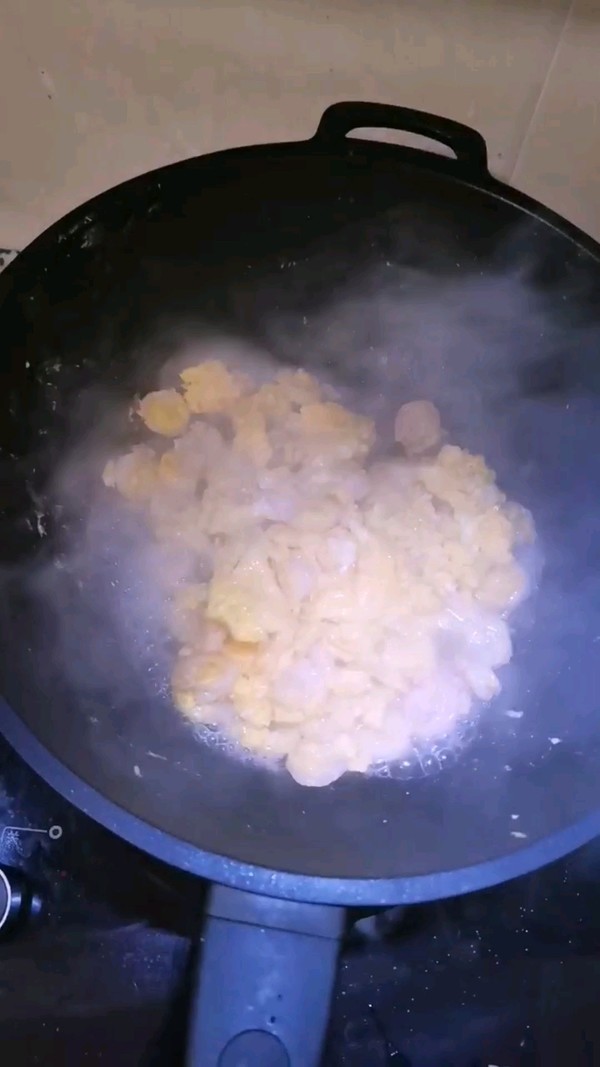 蝦仁爆蛋的做法-家常味炒菜譜-易網健康養生網 蝦仁爆蛋的做法-家常味炒菜譜