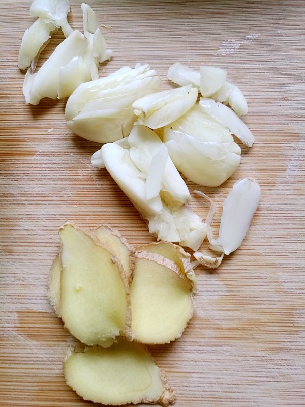 花生米燒鵪鶉的做法-咸鮮味其它工藝菜譜