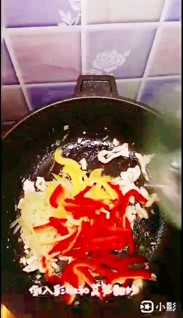 彩椒雞絲的做法-家常味炒菜譜