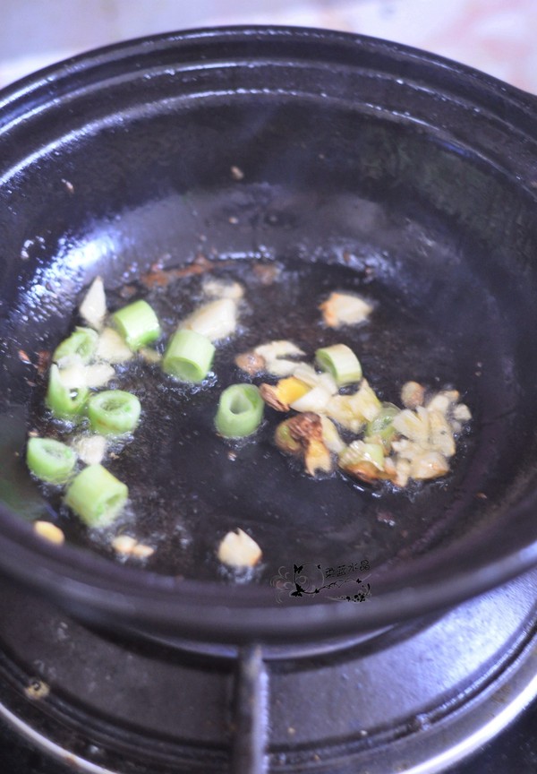 干鍋皮皮蝦的做法-香辣味燜菜譜-易網(wǎng)健康養(yǎng)生網(wǎng) 干鍋皮皮蝦的做法-香辣味燜菜譜