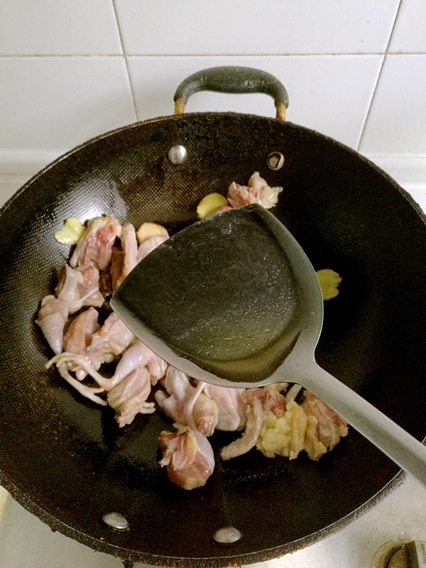 花生米燒鵪鶉的做法-咸鮮味其它工藝菜譜