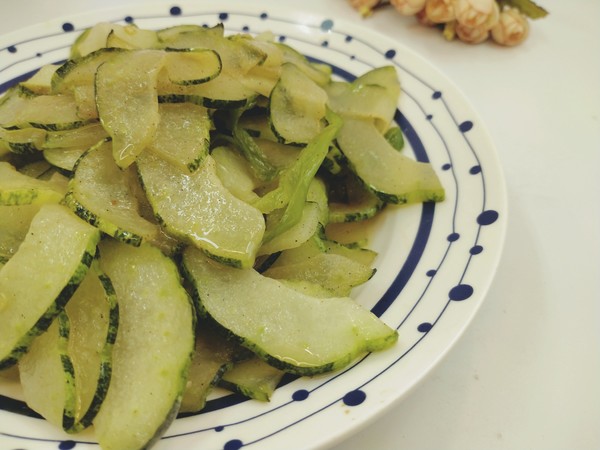 爆炒菜瓜的做法-咸鮮味炒菜譜-易網(wǎng)健康養(yǎng)生網(wǎng) 爆炒菜瓜的做法-咸鮮味炒菜譜