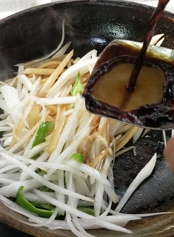 酸辣蘿卜絲的做法-酸辣味炒菜譜