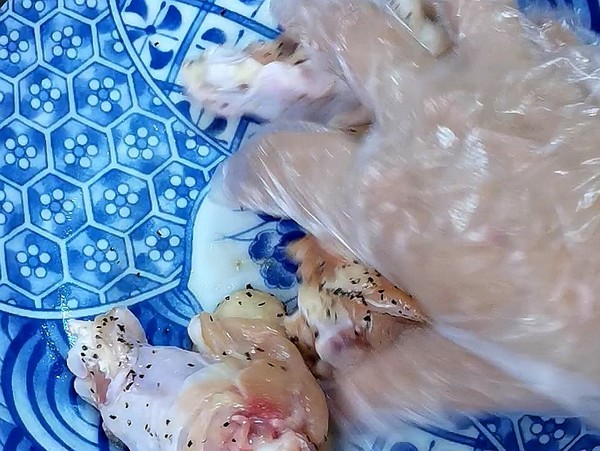 鹽焗雞腿的做法-家常味煮菜譜