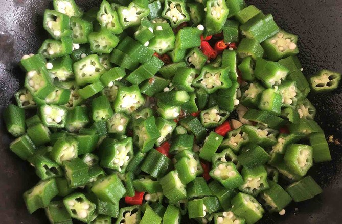 秋葵炒雞蛋的做法-家常味炒菜譜-易網健康養生網 秋葵炒雞蛋的做法-家常味炒菜譜