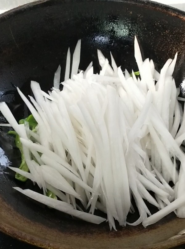 酸辣蘿卜絲的做法-酸辣味炒菜譜