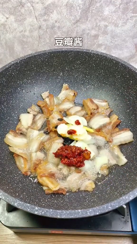 青椒回鍋肉的做法-咸鮮味炒菜譜-易網健康養生網 青椒回鍋肉的做法-咸鮮味炒菜譜