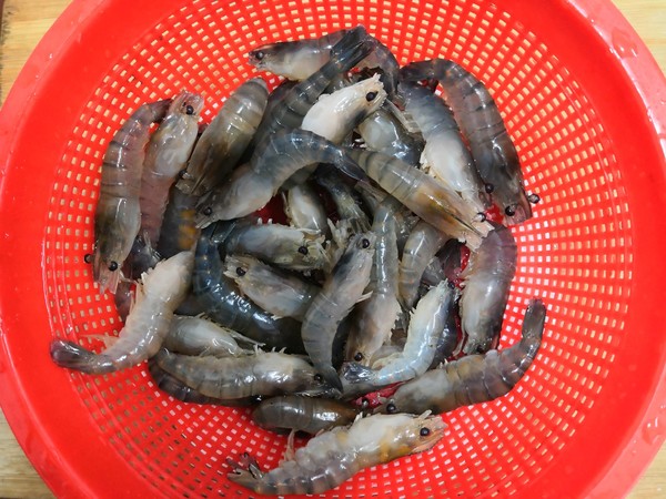 蒜香羅氏蝦的做法-蒜香味炒菜譜