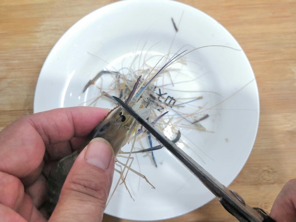 蒜香羅氏蝦的做法-蒜香味炒菜譜