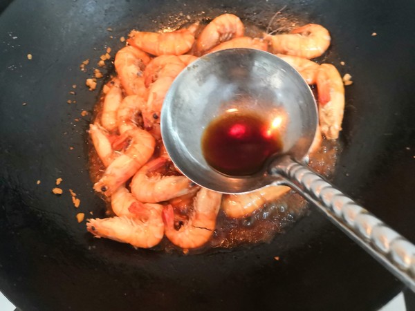 蒜香羅氏蝦的做法-蒜香味炒菜譜