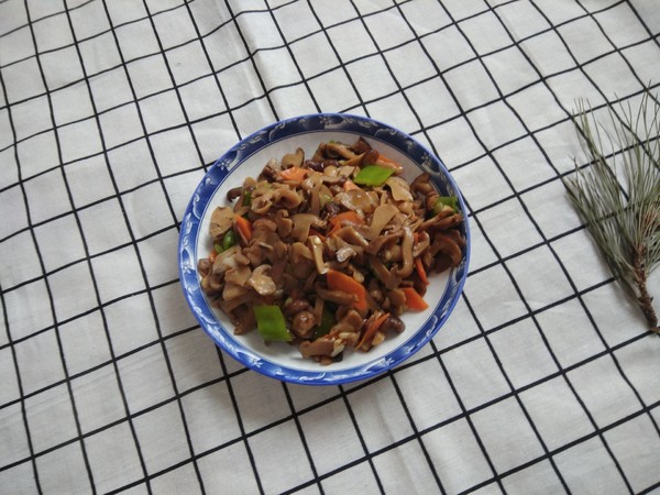 尖椒炒口蘑的做法-家常味炒菜譜