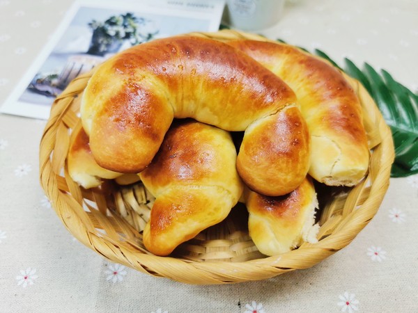 牛角軟面包的做法-甜味烘焙菜譜