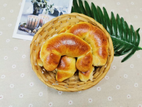 牛角軟面包的做法-甜味烘焙菜譜