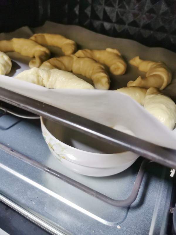 牛角軟面包的做法-甜味烘焙菜譜