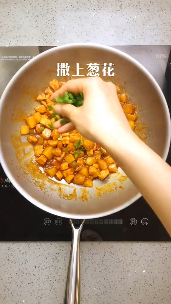 醬香土豆雞肉的做法-醬香味炒菜譜