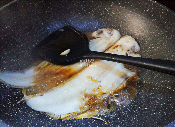 蔥燒舌鰨魚的做法-家常味燒菜譜