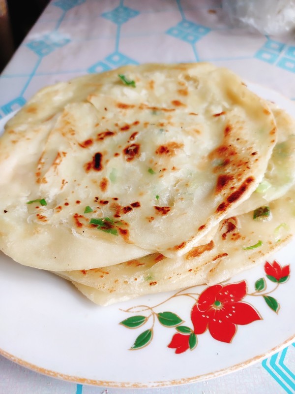 蔥油餅的做法-蔥香味烙菜譜-易網健康養生網 蔥油餅的做法-蔥香味烙菜譜