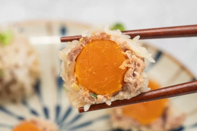咸蛋黃珍珠丸子的做法-家常味蒸菜譜