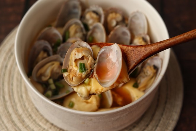 花甲燉蛋的做法-咸鮮味蒸菜譜