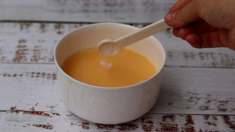 花甲燉蛋的做法-咸鮮味蒸菜譜