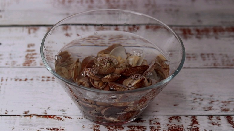 花甲燉蛋的做法-咸鮮味蒸菜譜