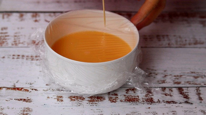 花甲燉蛋的做法-咸鮮味蒸菜譜