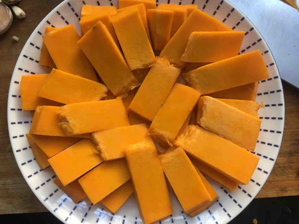 南瓜蒸雞腿的做法-香辣味蒸菜譜