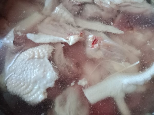 懶人版燉雞塊的做法-咸鮮味燉菜譜