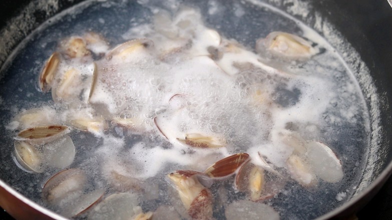 花甲燉蛋的做法-咸鮮味蒸菜譜