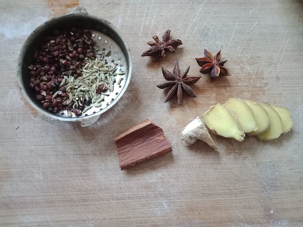 懶人版燉雞塊的做法-咸鮮味燉菜譜