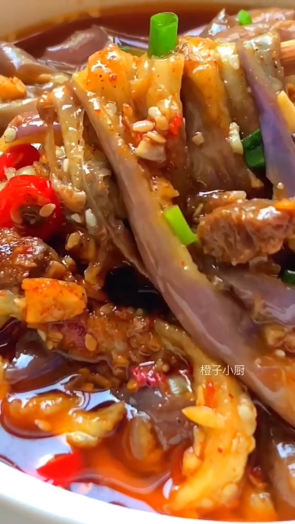 手撕茄條的做法-咸鮮味蒸菜譜