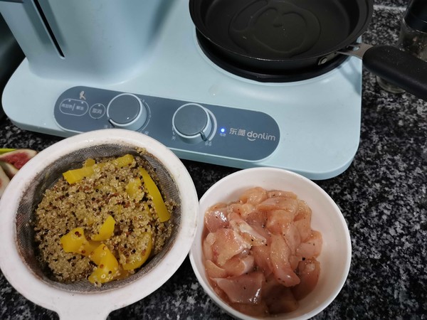 貝貝南瓜藜麥雞肉沙拉的做法-甜味烘焙菜譜