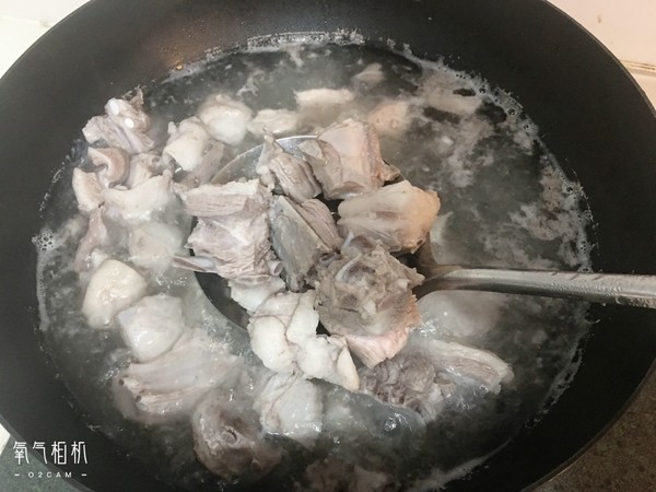 蒜香羊排的做法-蒜香味炒菜譜