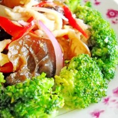 洋蔥雞絲西蘭花的做法-家常味炒菜譜