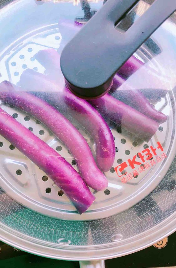 手撕茄子的做法-香辣味拌菜譜-易網健康養生網 手撕茄子的做法-香辣味拌菜譜