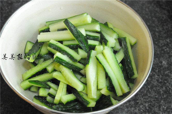 拌黃瓜的做法-家常味拌菜譜