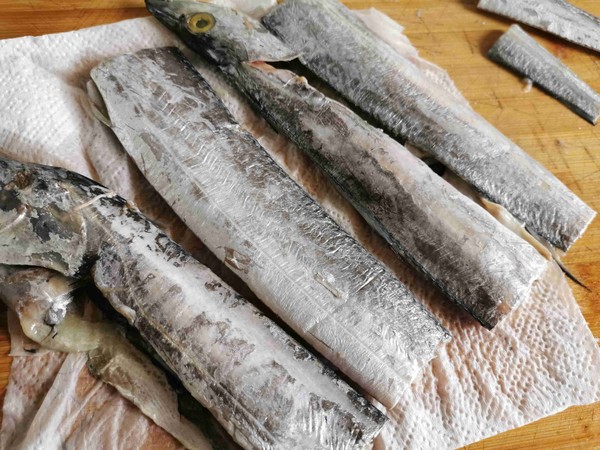 香辣帶魚的做法-香辣味烤菜譜