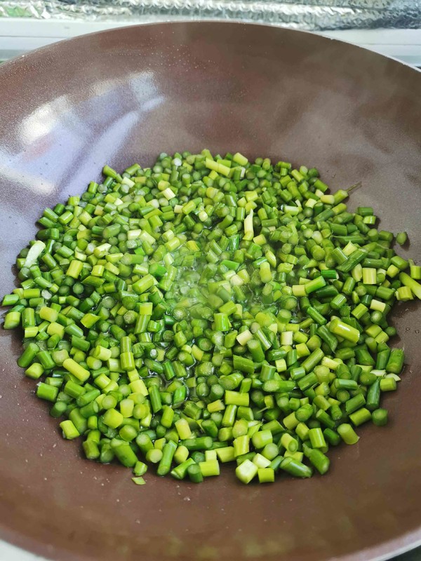 蒜苔炒雞蛋的做法-家常味炒菜譜