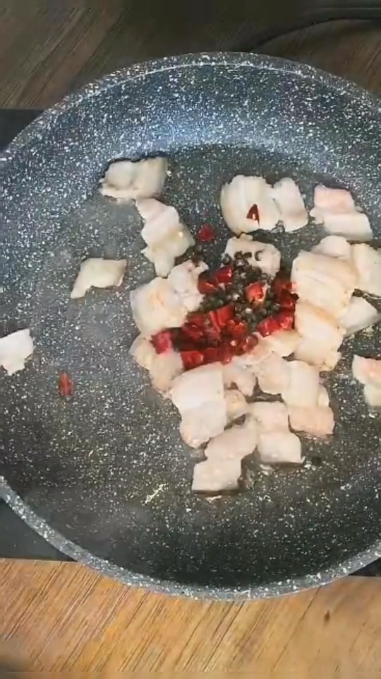 家常版干鍋有機菜花的做法-香辣味炒菜譜