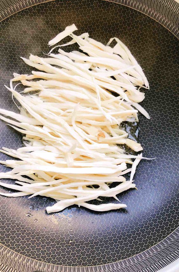 青椒炒杏鮑菇的做法-咸鮮味炒菜譜