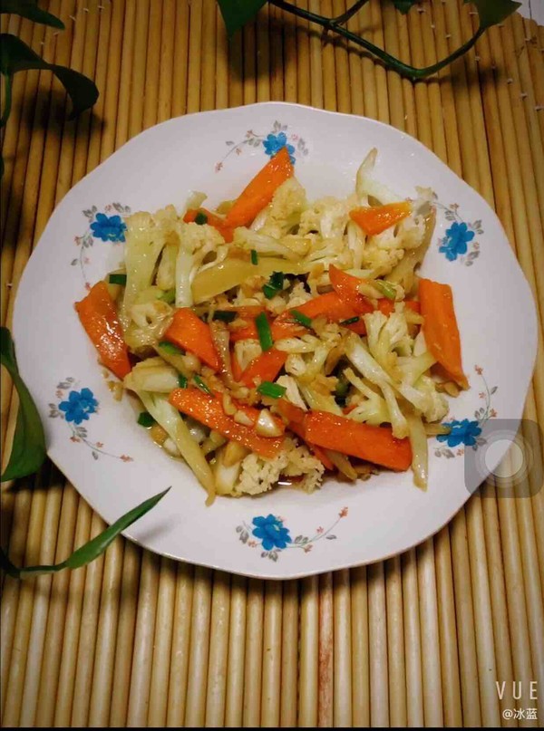 清炒花菜的做法-家常味炒菜譜